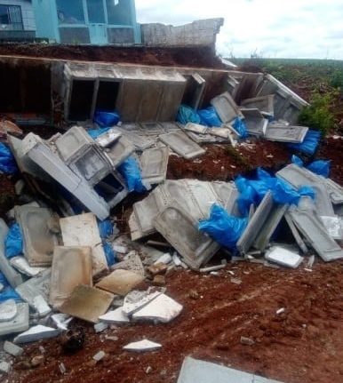 Ossário desaba durante obras em cemitério de Belmonte