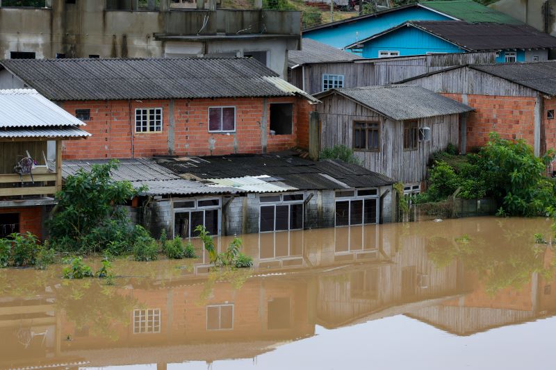 Chuvas intensas afetam 144 municípios em SC