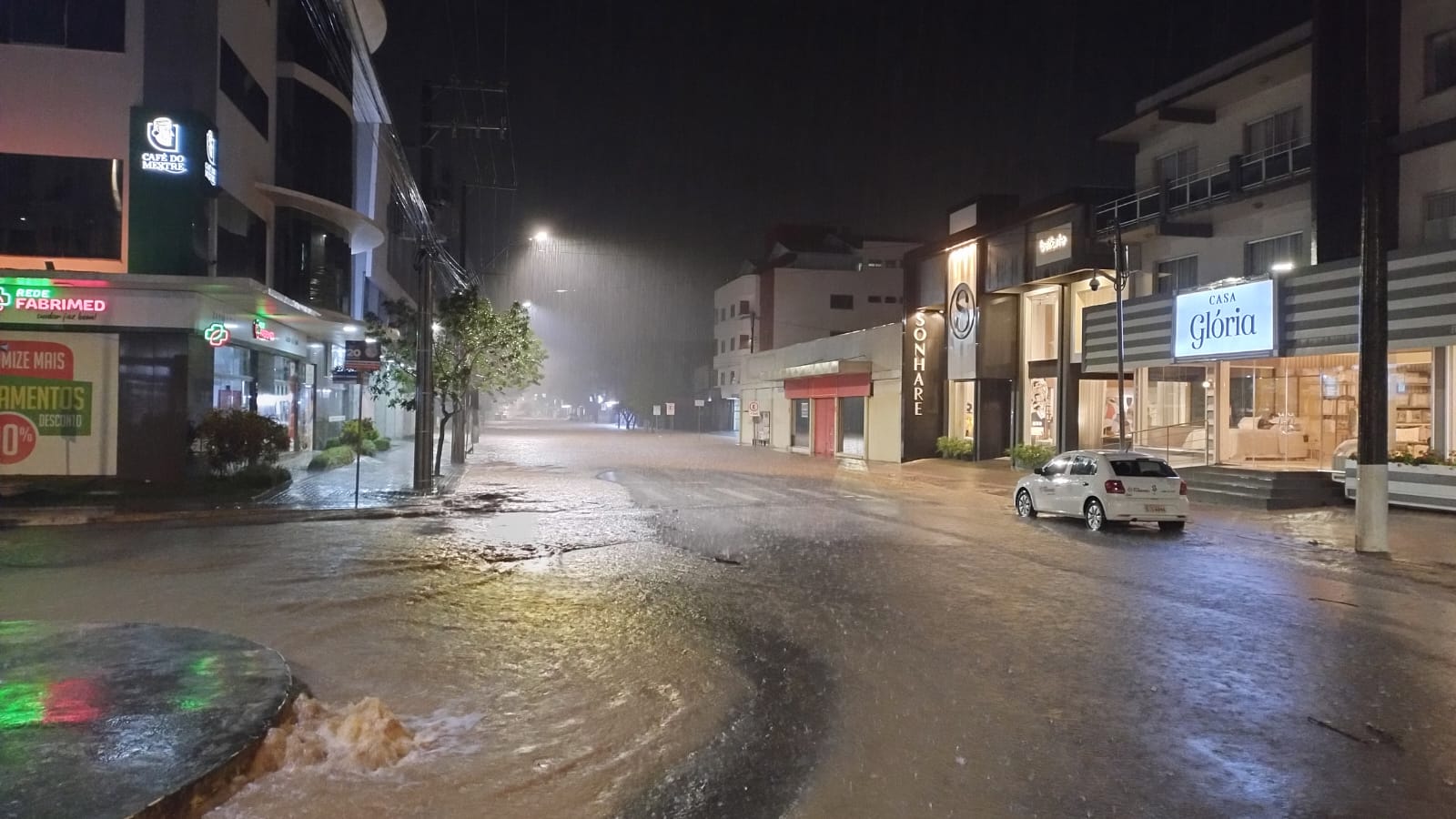 Pontos de alagamento em Xanxerê - foto Ascom PMXXE