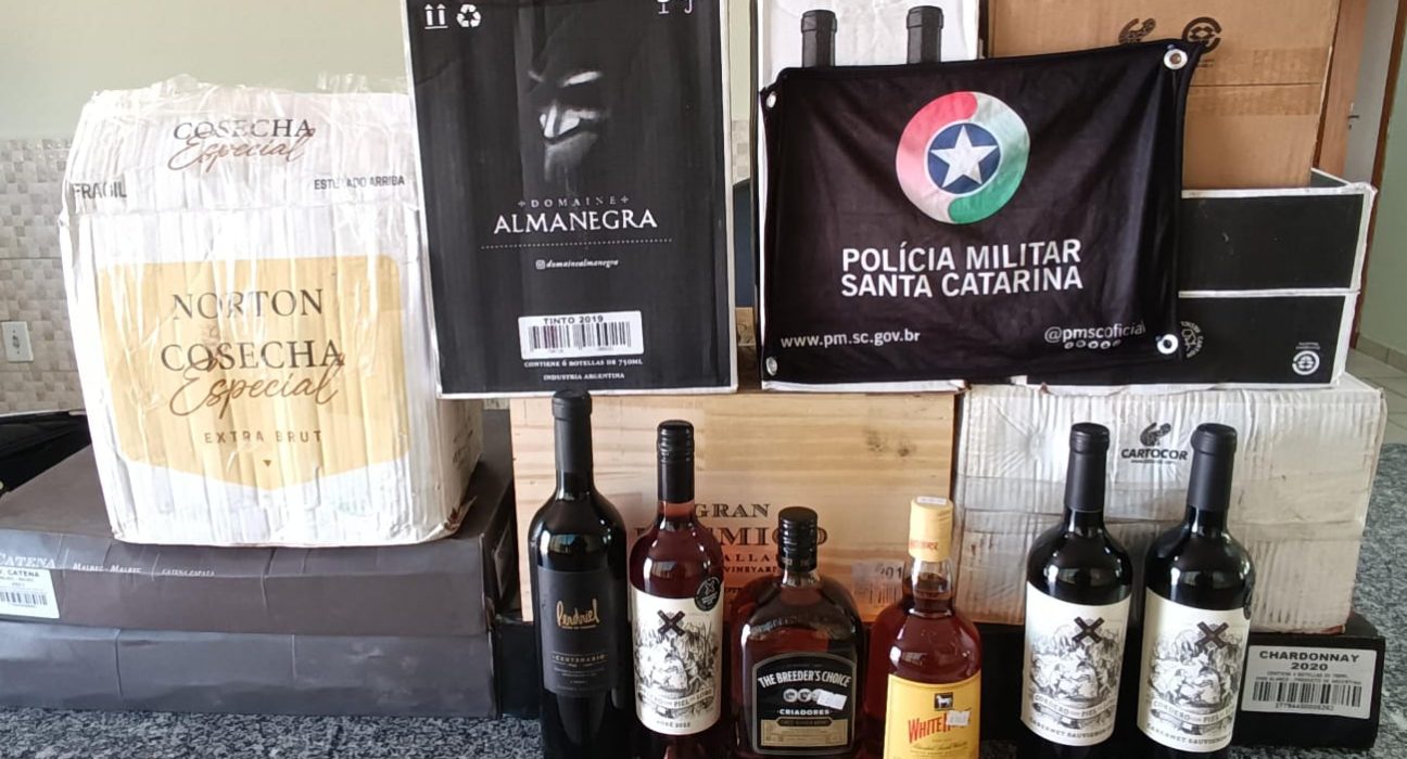 Polícia apreende mais de 80 garrafas de vinho durante fiscalização em Bom Jesus
