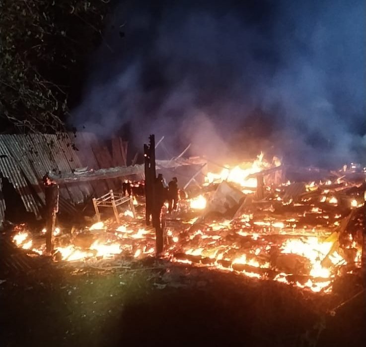 Incêndio destrói residência em Coronel Martins