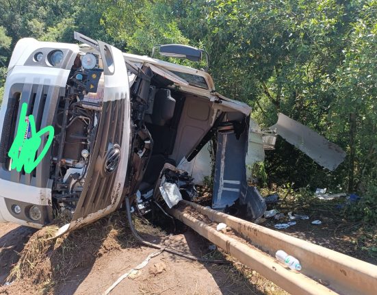 Tombamento de caminhão em Xanxerê