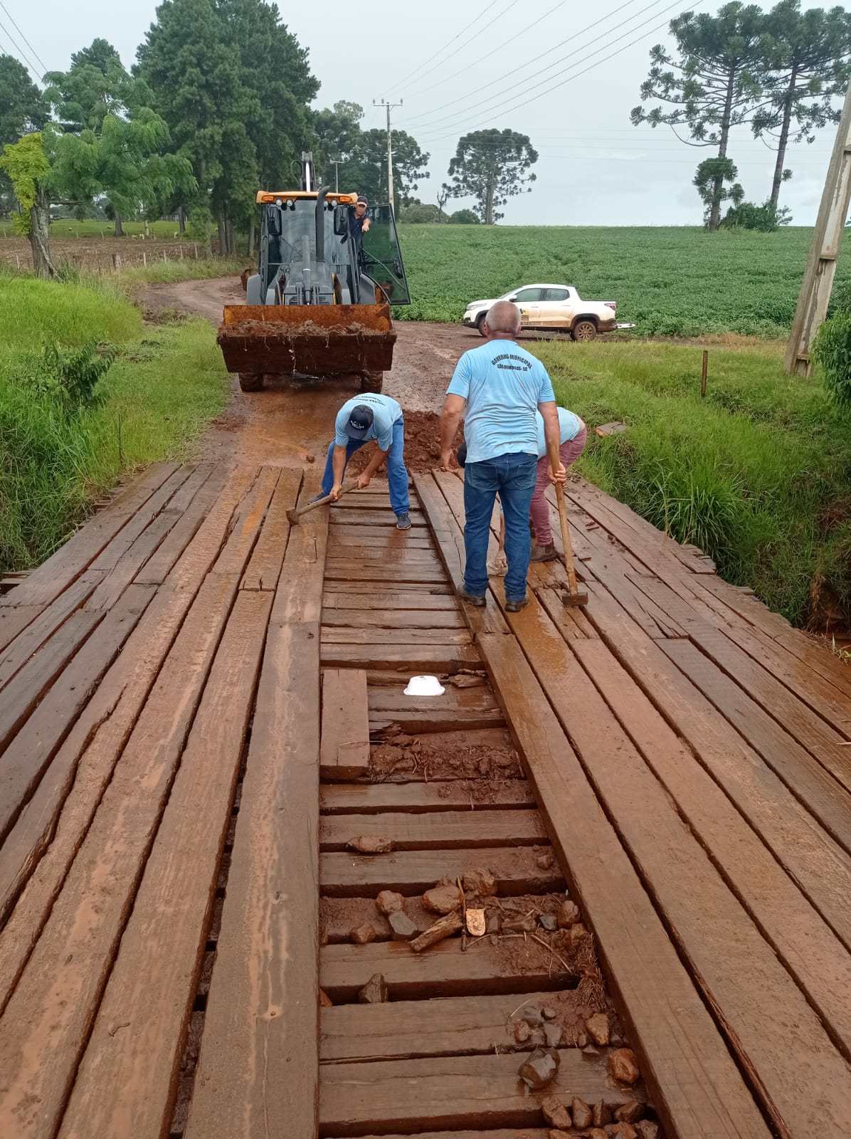 A restauração da ponte representa um marco significativo para os moradores locais