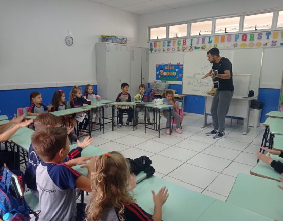 Ipuaçu celebra o retorno às aulas na rede municipal de ensino