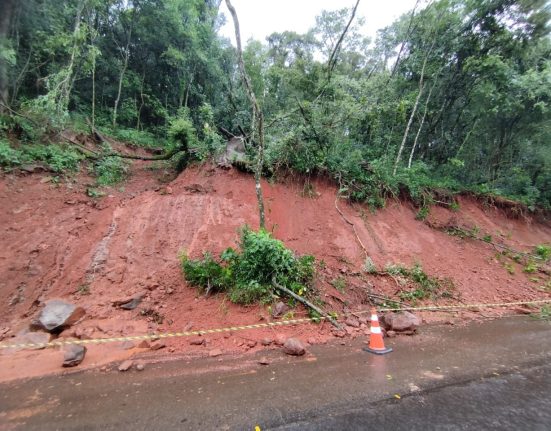 ATUALIZAÇÃO: Queda de Barreira na SC 155 em Xanxerê