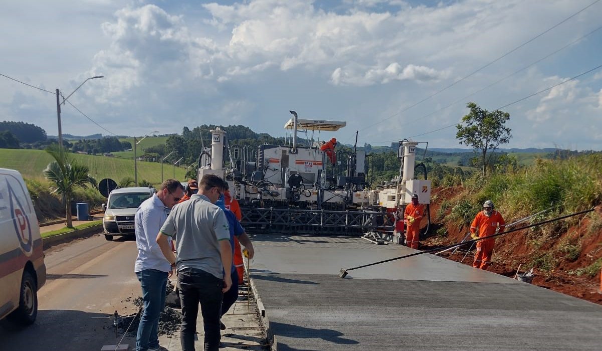 A SC-160 é uma das 131 rodovias estaduais de Santa Catarina, conectando Pinhalzinho a Bom Jesus do Oeste em 23,1 quilômetros