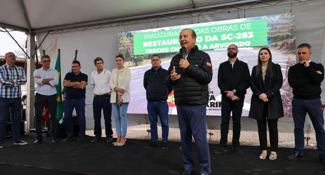 Jorginho Mello inaugura trecho restaurado da SC-283