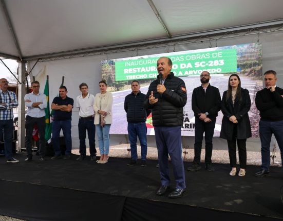 Jorginho Mello inaugura trecho restaurado da SC-283