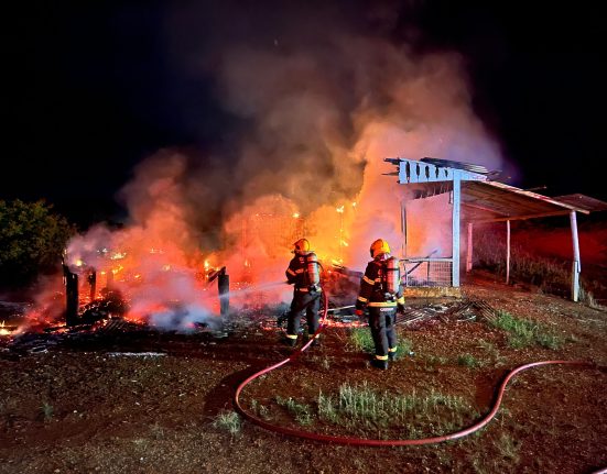 Incêndio destrói residência em São Domingos