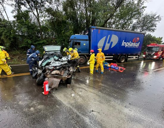 Grave colisão deixa uma pessoa ferida no Oeste