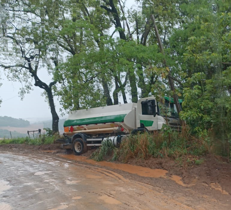 Saída de pista no interior de São Domingos