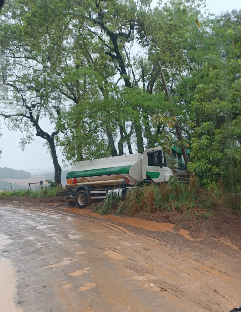 Saída de pista no interior de São Domingos