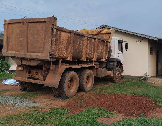 Trabalhador morre após ser prensado por caçamba de caminhão no Oeste