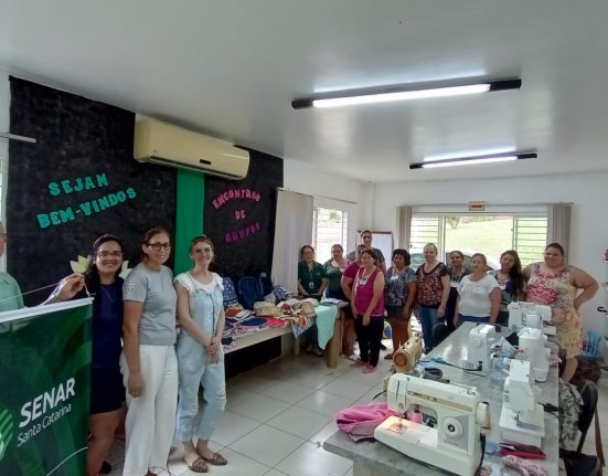 O curso, que teve a presença e apoio do presidente do Sindicato dos Produtores Rurais, Hercílio de Freitas, ofereceu aos participantes noções básicas de corte e costura