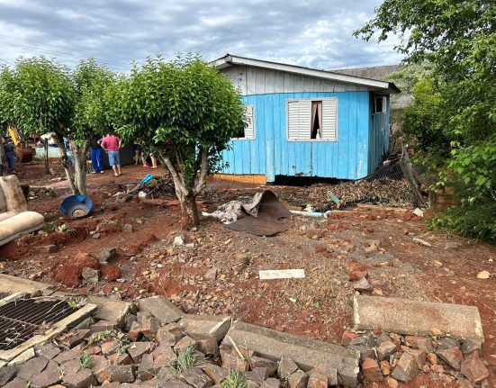 São Domingos declara situação de emergência após enchente causar destruição