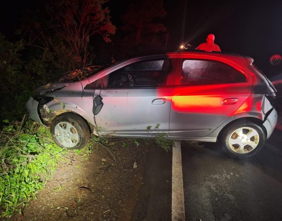 Campo Erê – colisão traseira entre caminhão e carro