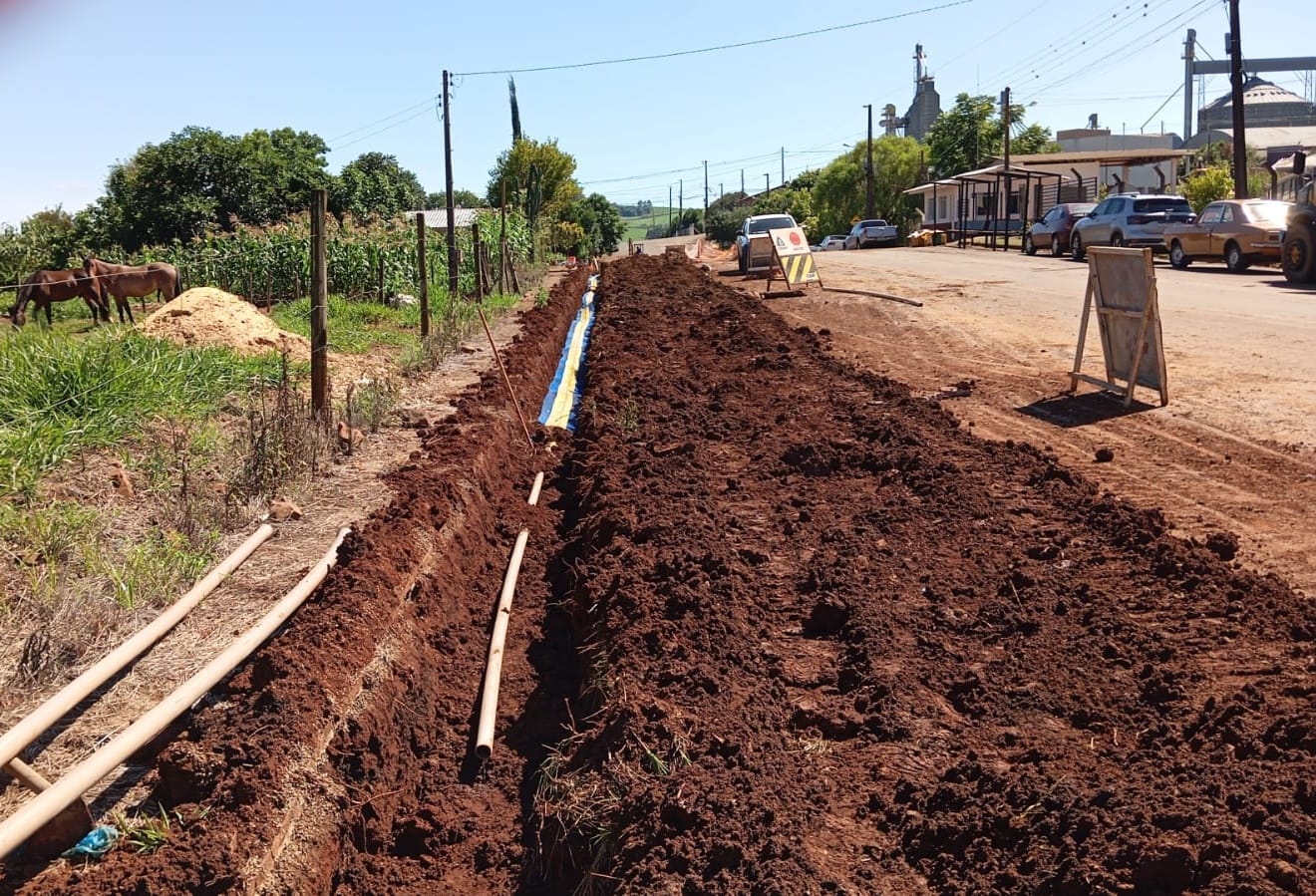 Casan inicia obras de adutora em Ipuaçu