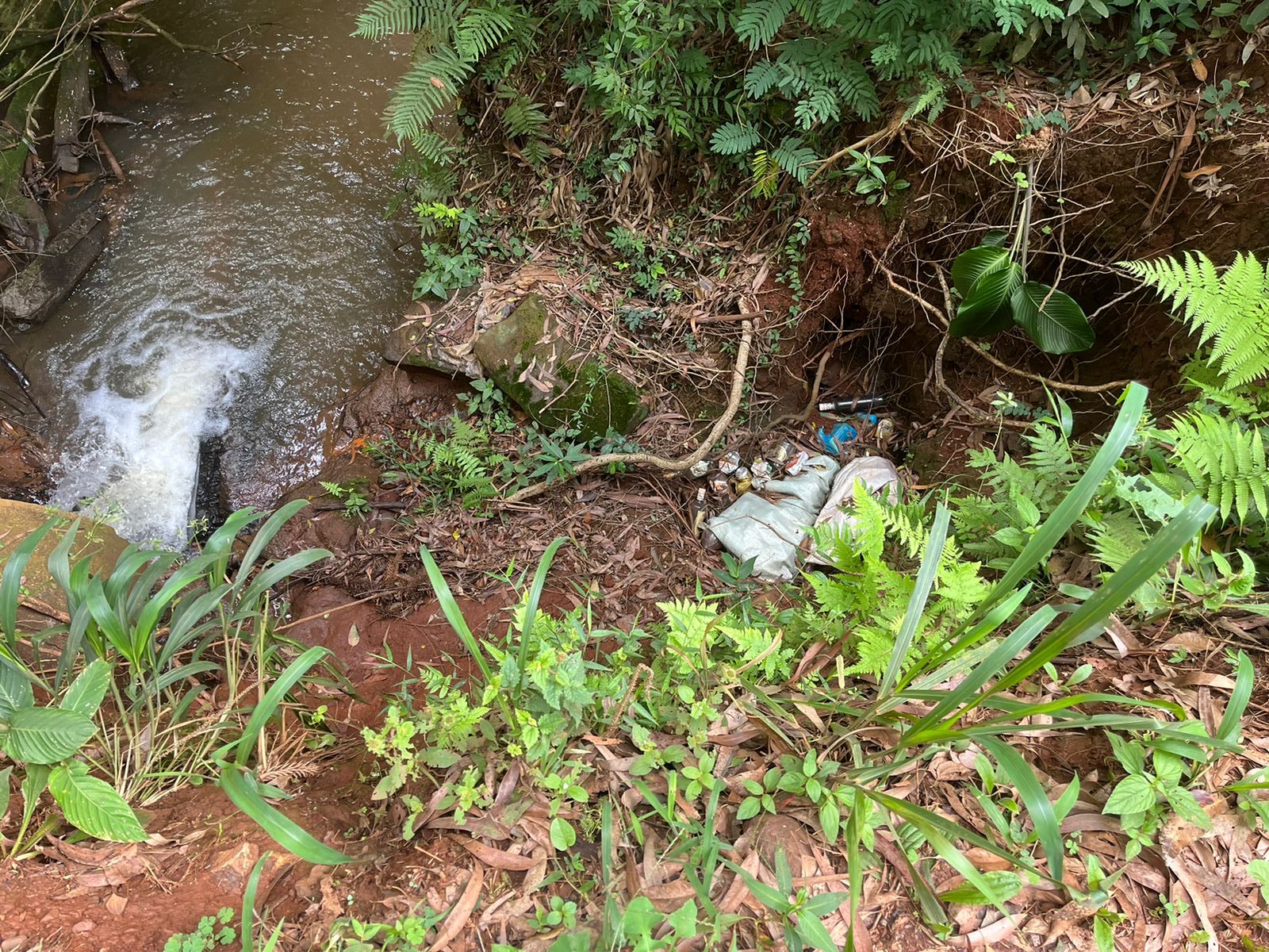 São Domingos enfrenta problema com descarte irregular de lixo e entulhos