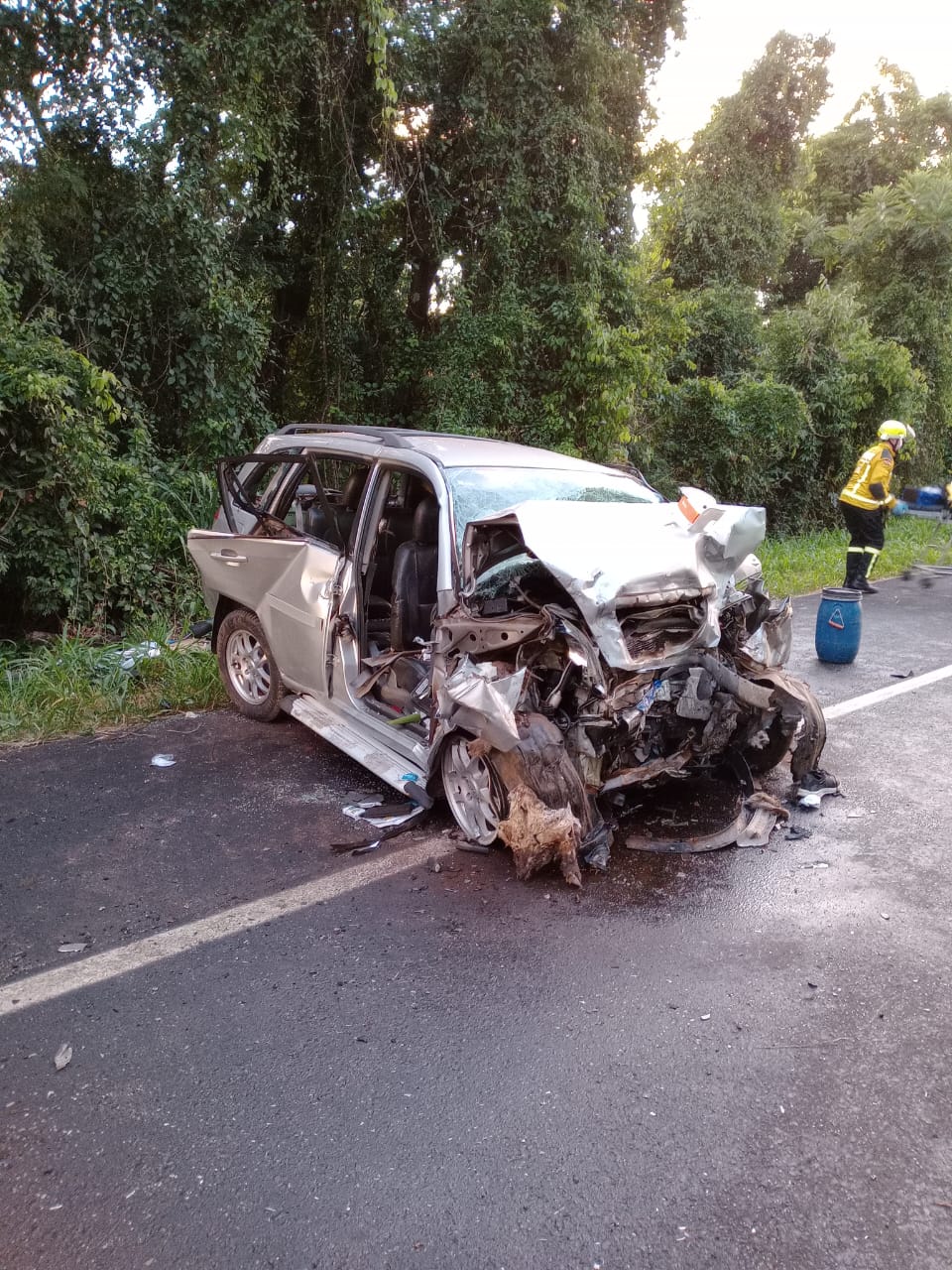 Colisão deixa 3 mortos na BR 282