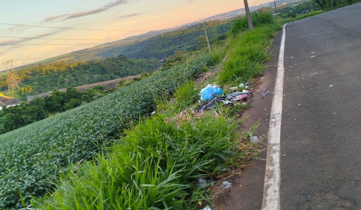 Mirante da Linha Cascata sofre com descarte irregular de lixo