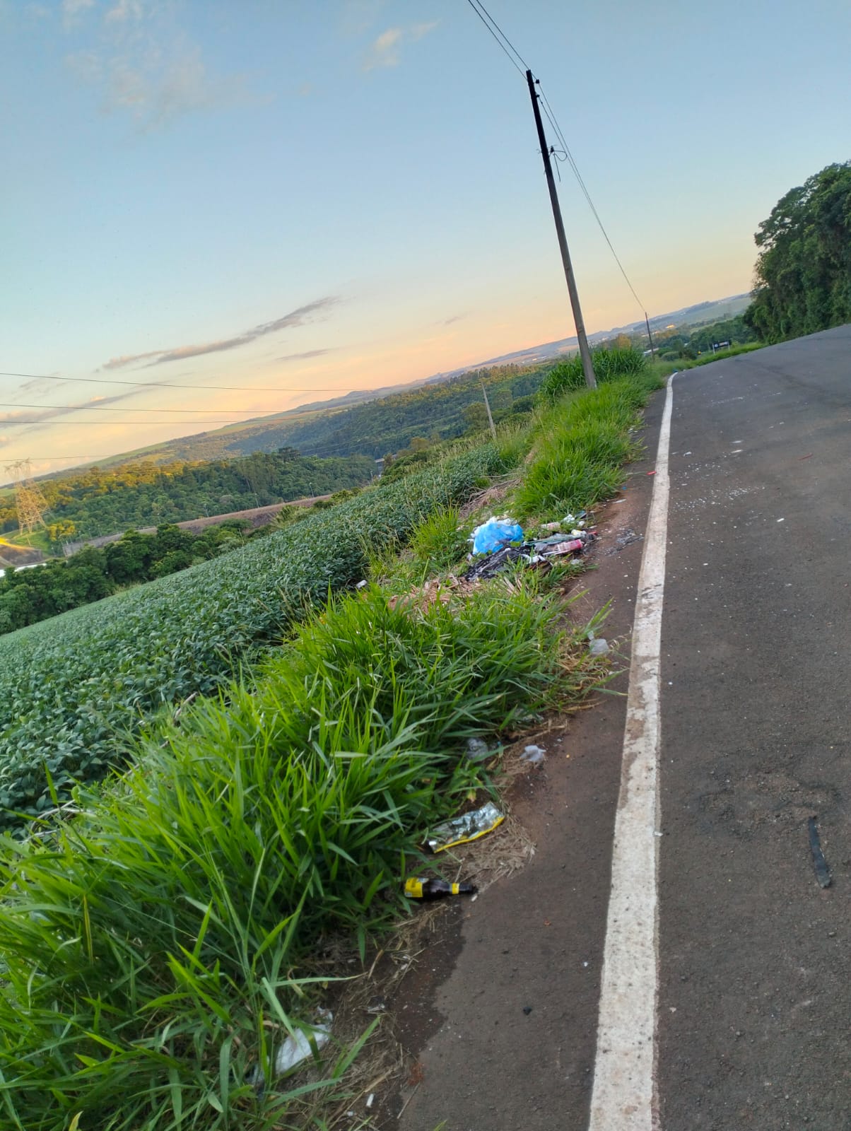 Mirante da Linha Cascata sofre com descarte irregular de lixo