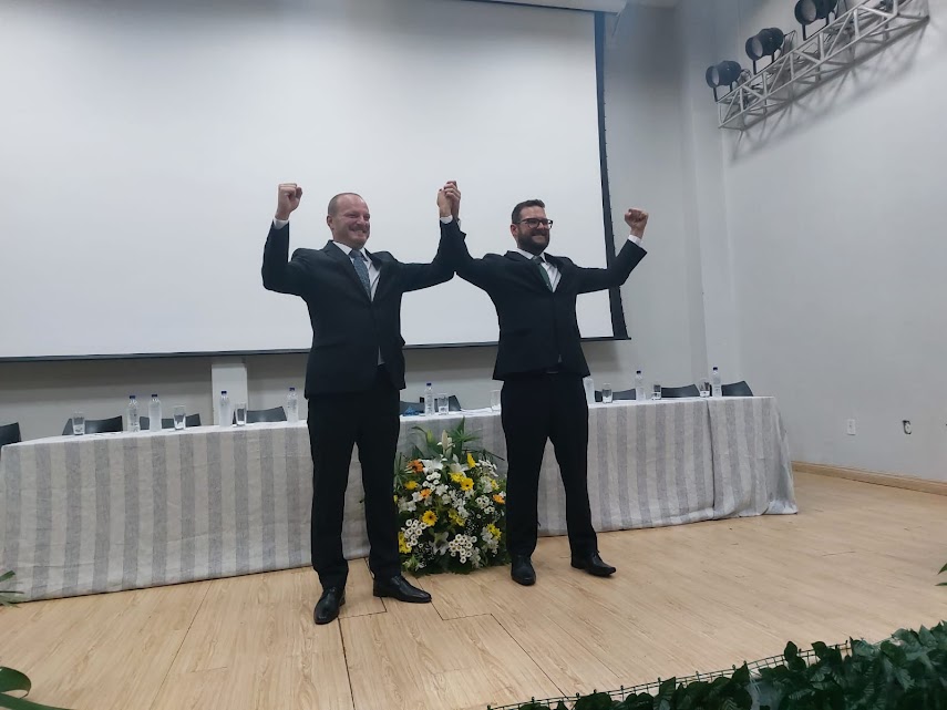 Marcio Grosbelli e vice Bernardo Basso tomam posse em São Domingos