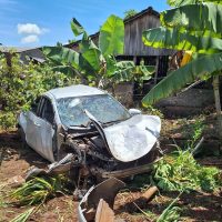 Homem fica ferido após saída de pista em São Carlos