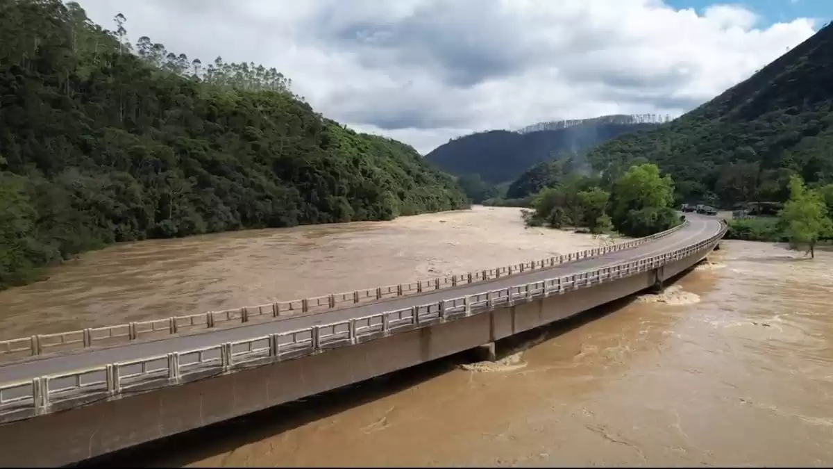 Santa Catarina enfrenta alerta para pontes em situação crítica