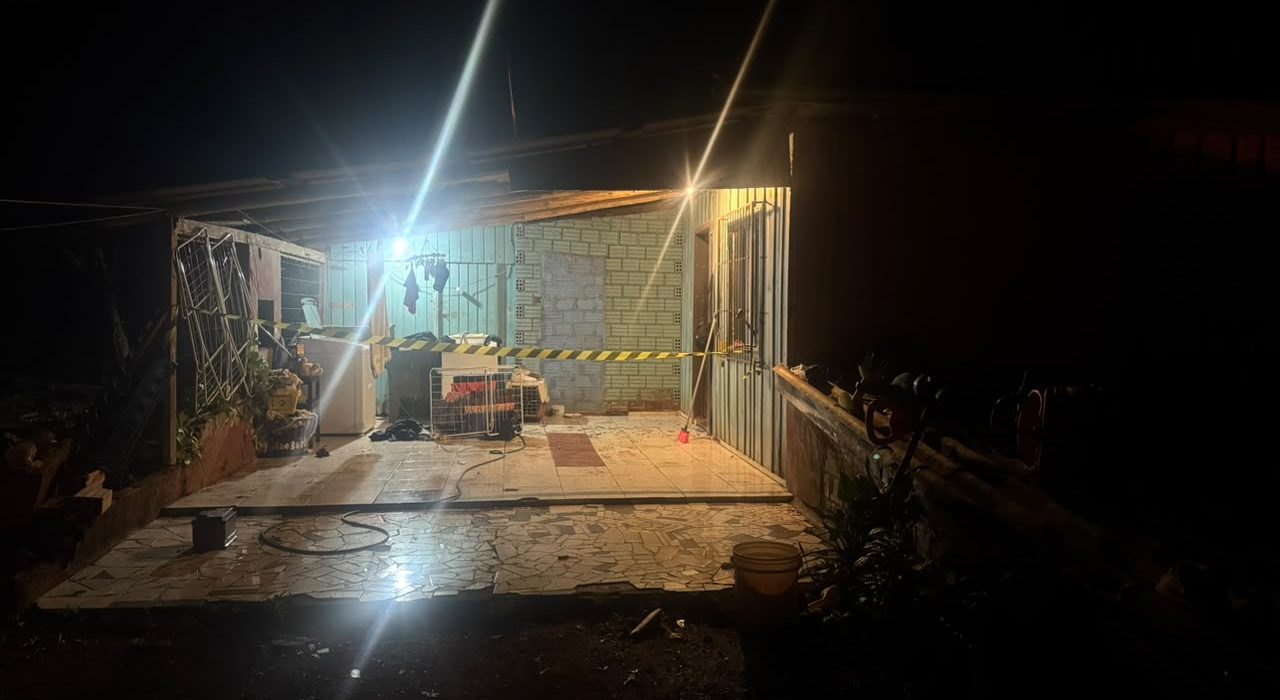 Homem é morto a tiros em São Domingos